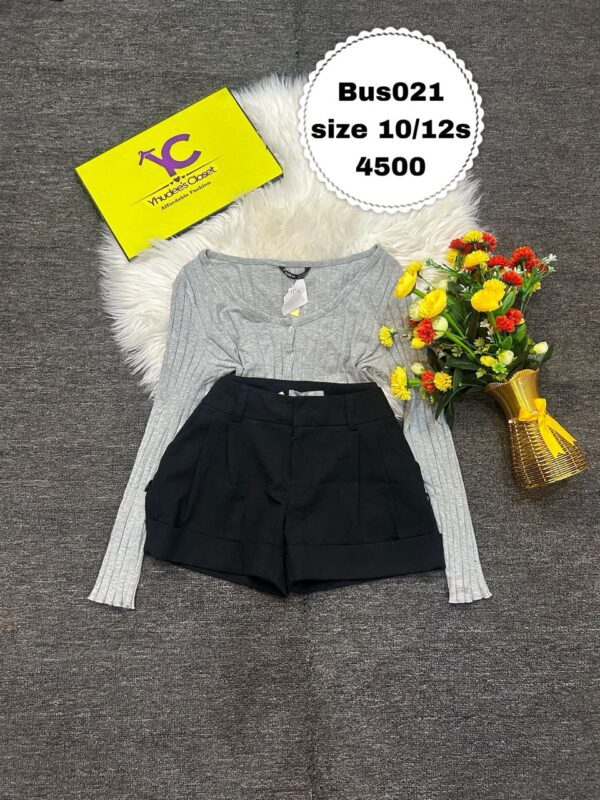 Stylish black bumshort Size 10/s12