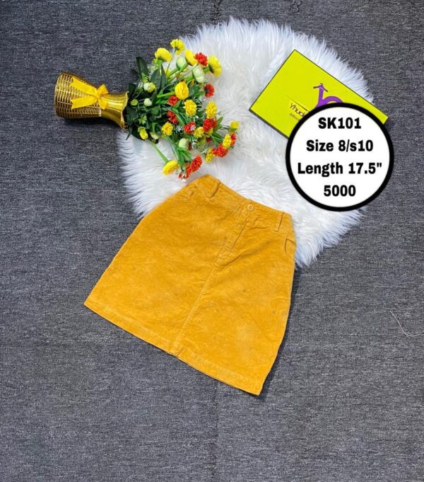 Mustard yellow corduroy Skirt Size 8/s10 L 17.5”