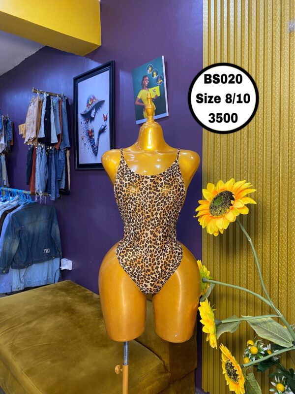 Sleeveless animal skin bodysuit Size 8/10