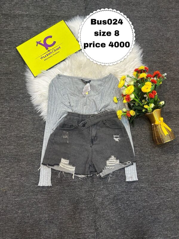 Stylish ash bum short Size 8