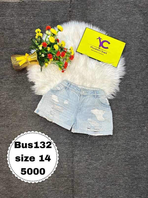 Stylish ripped bumshort Size 14