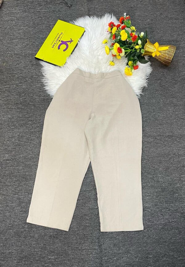 Nude Colour pant trouser Size 16/18, L 36.5