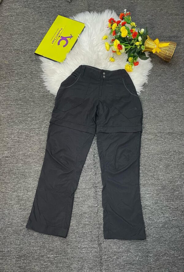 Black detachable Cargo Size  10, L 38.5