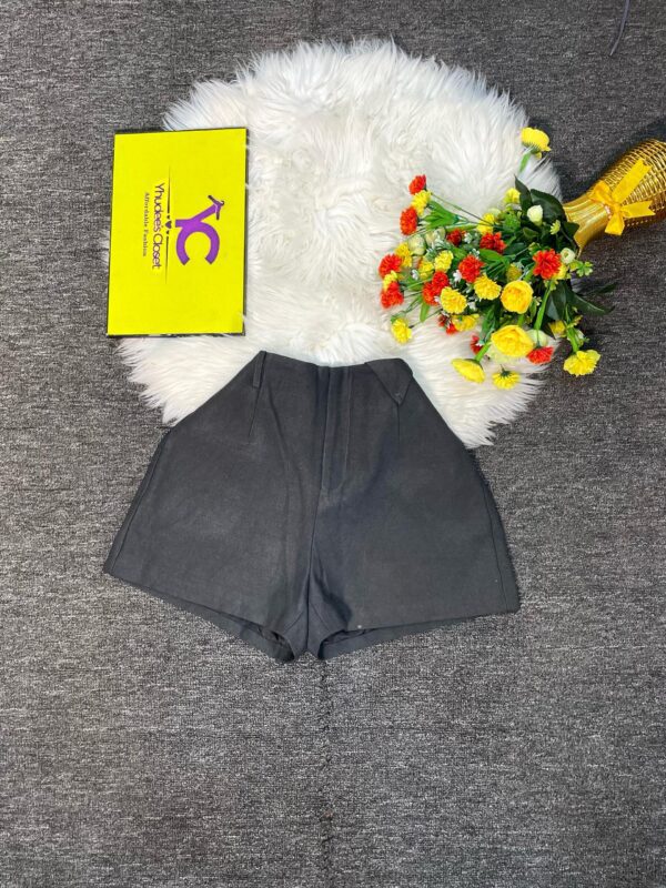 High Waist Ash Bum Short Size 8