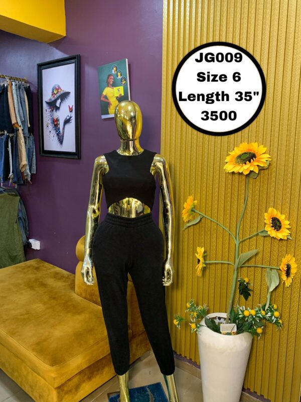 Black fitting joggers Size 6, L 35