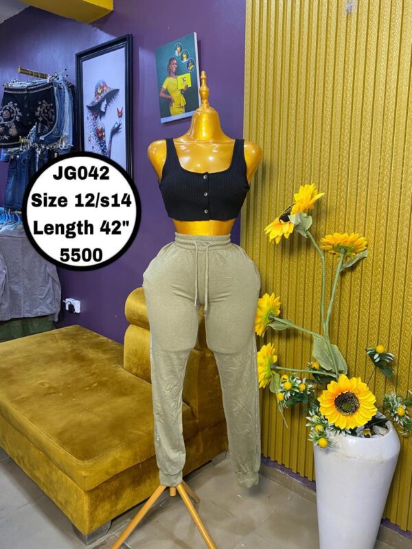 Army Green Colour Joggers Size 12/14, L 42