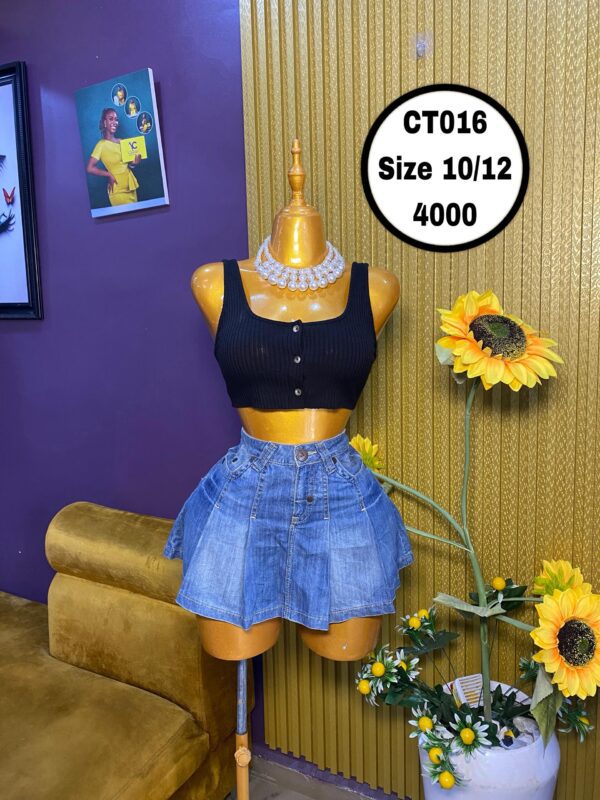 Black Crop Top Size 10/12