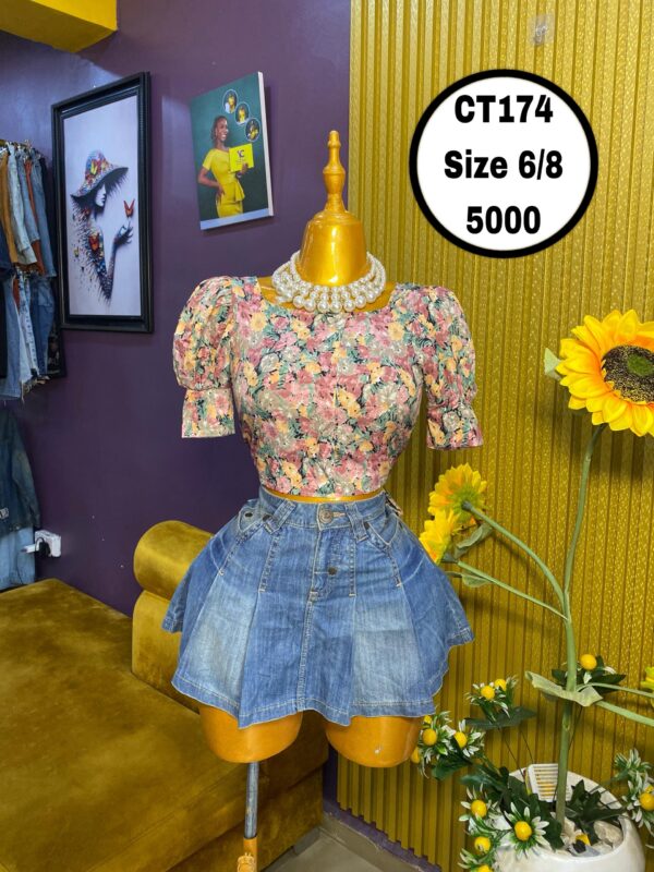 Floral Design Crop Top Size 6/8