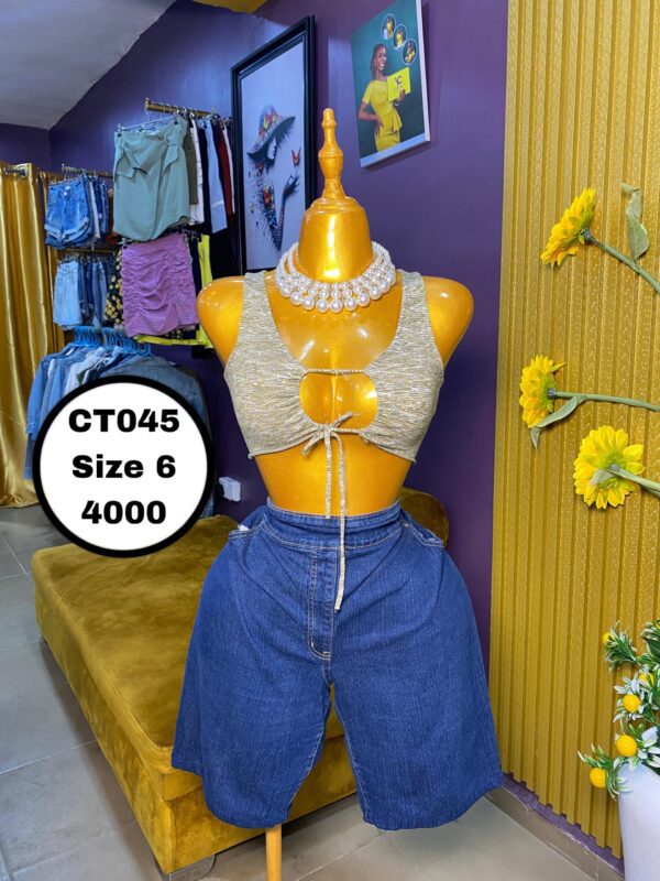 Key hole Crop Size 6