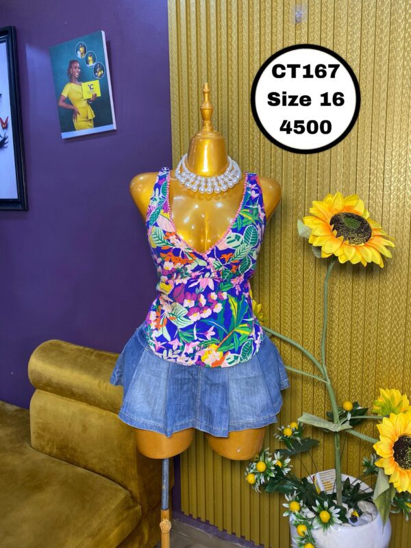 Floral Design Sleveless Crop Size 16