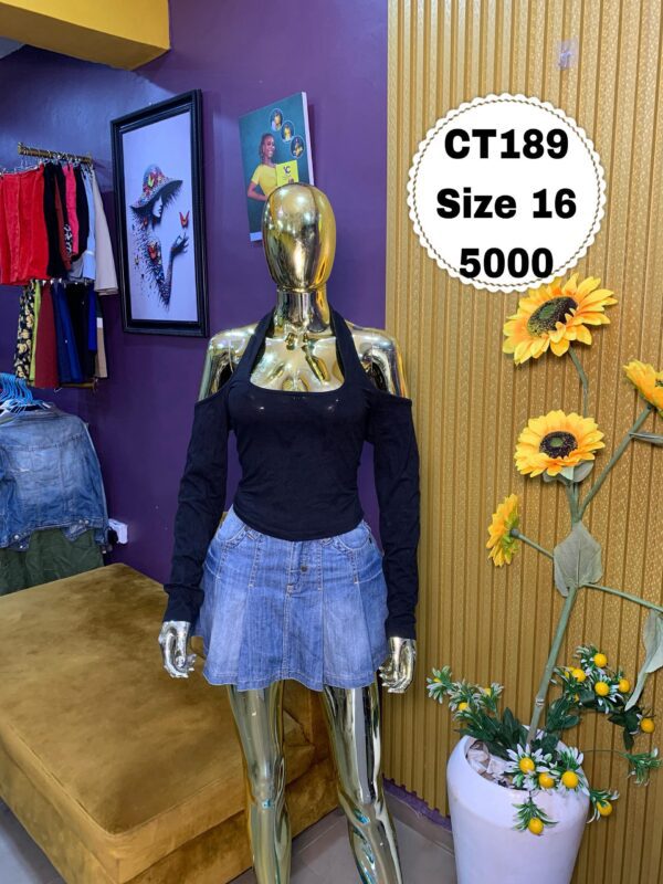 Black Off Shoulder Crop Size 16