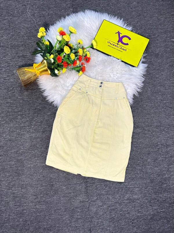 Cream color Jean skirt Size 8 L 22”