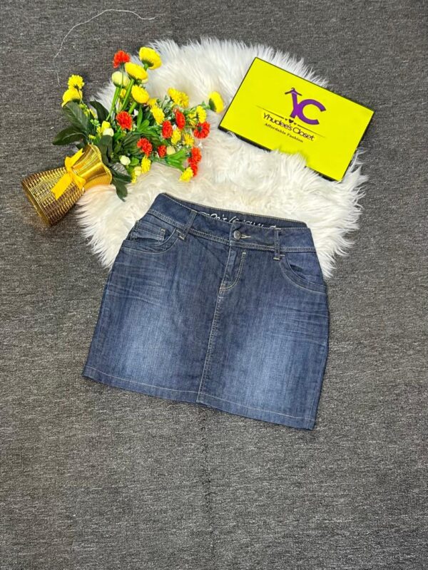 Navy blue jean skirt Size 14 L 17”