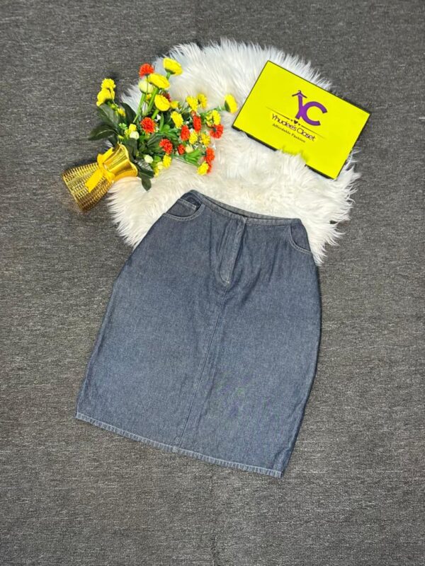 Navy blue jean skirt Size 16 L 25”