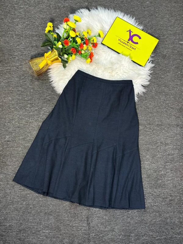 Navy blue corporate skirt Size 16 L 30”