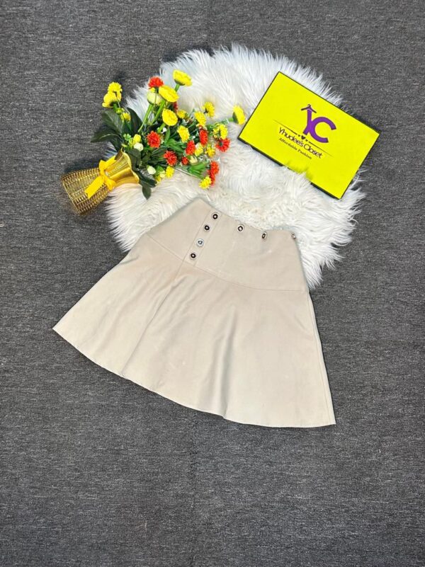 Nude color flay skirt Size 10 L 19”