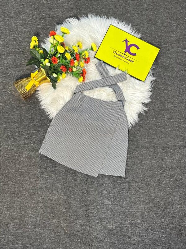 Plaid mini skirt Size 6 L 15”