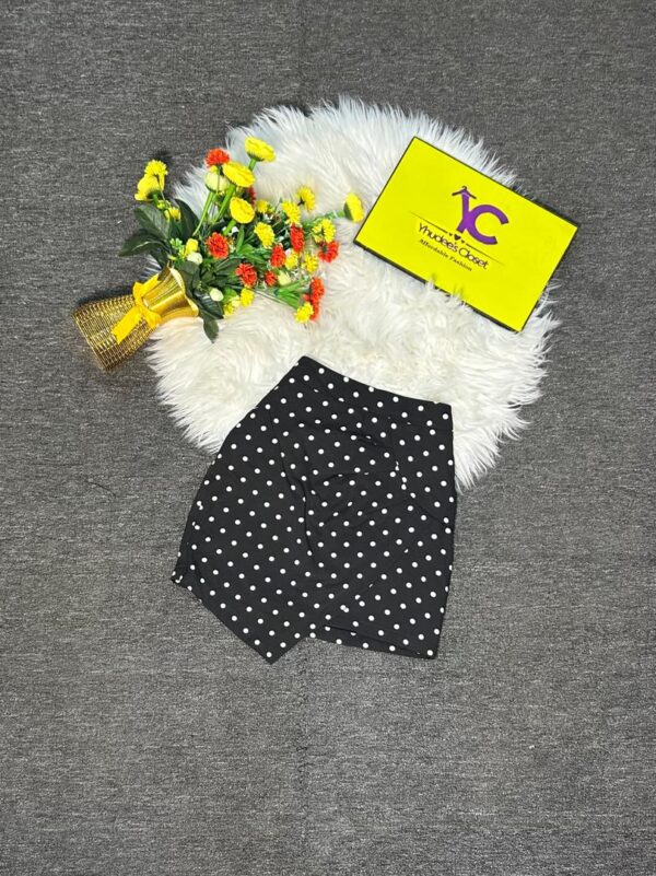 Black polka dot mini skirt Size 8 L 13”