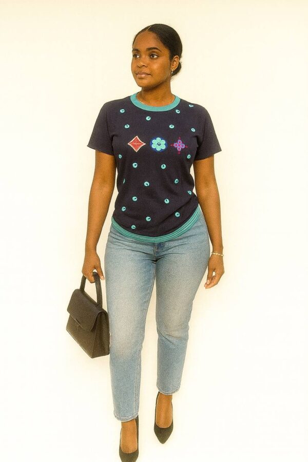 Beautifully designed round neck top Size10/12