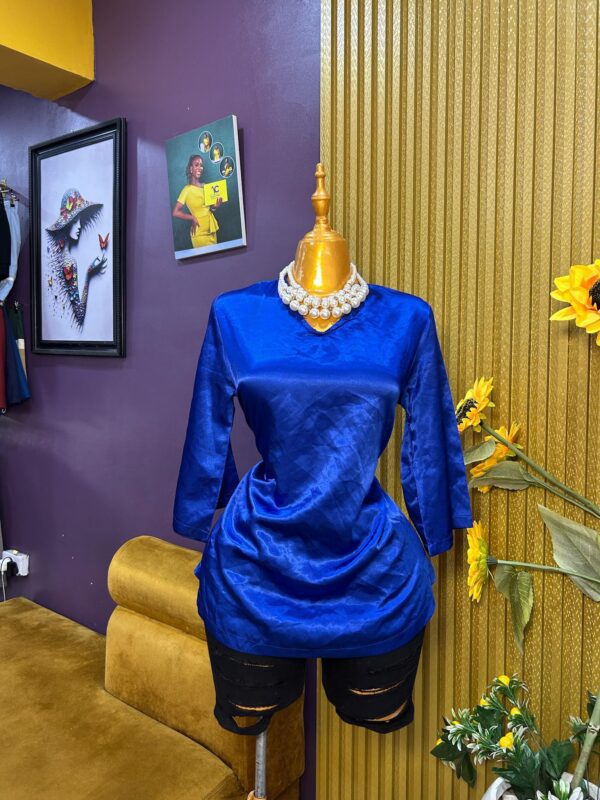 Beautiful blue v neck silk top Size 14