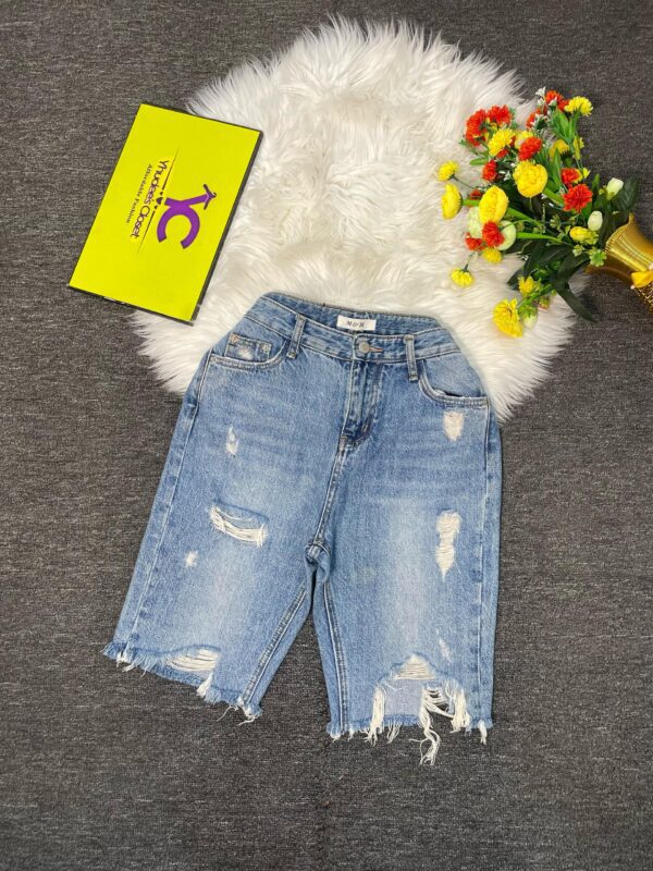 Ripped Jean Short Size 8