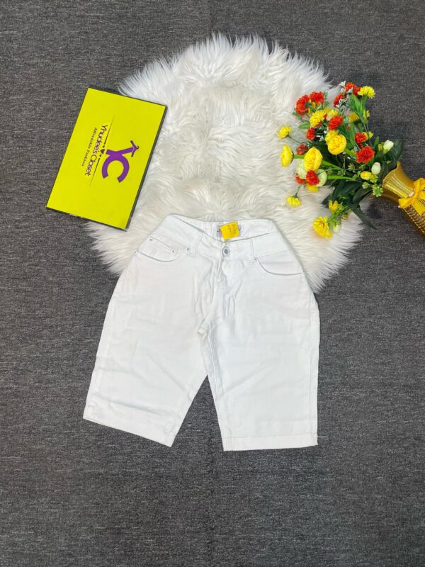 White Jean Short Size 6/8