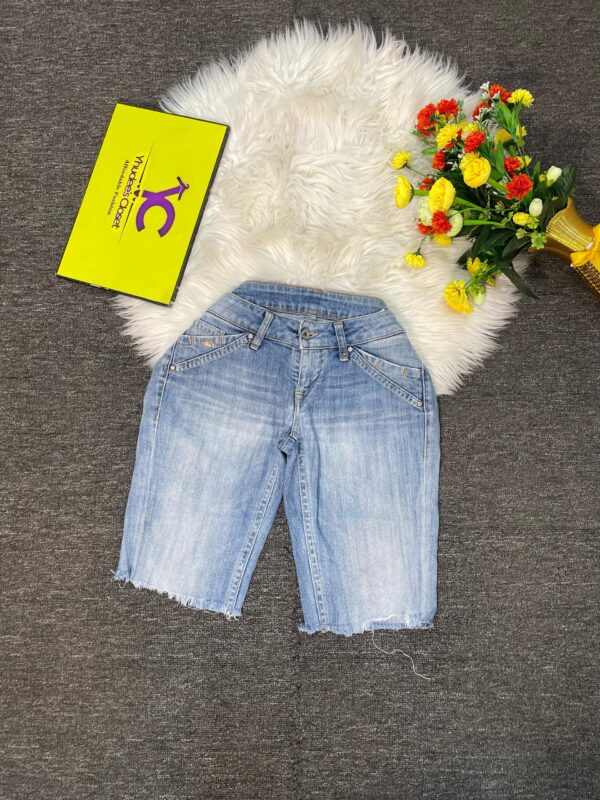 Low Rise Jean Short Size 8