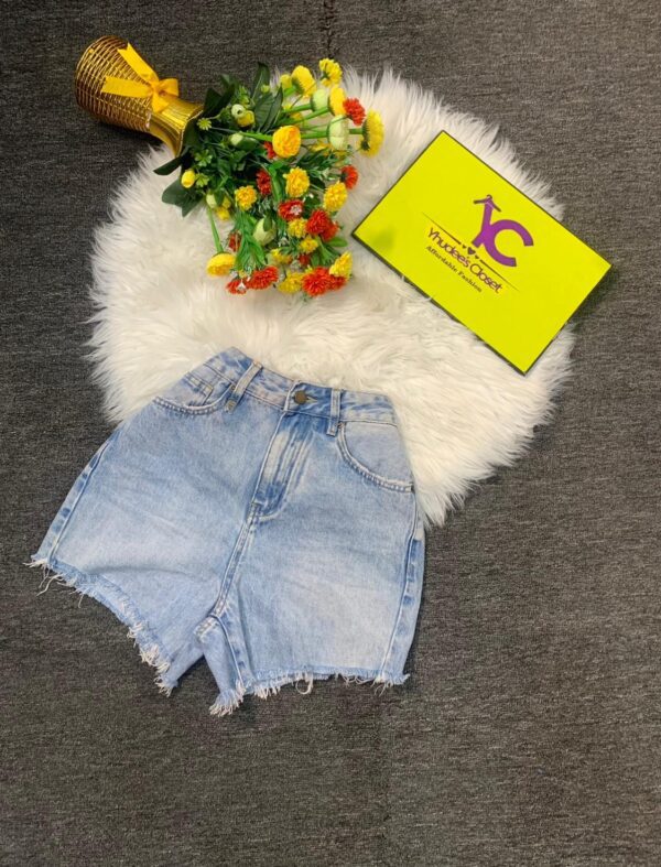 Ruffled Hem Jean Short Size 8/10