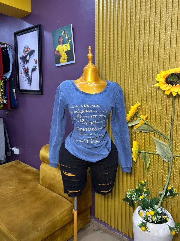 Faded blue with write up pullover - L