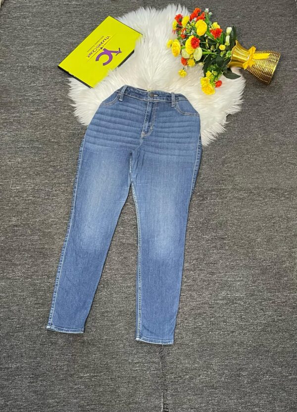 Hollister skinny jeans size 14 L 37.5