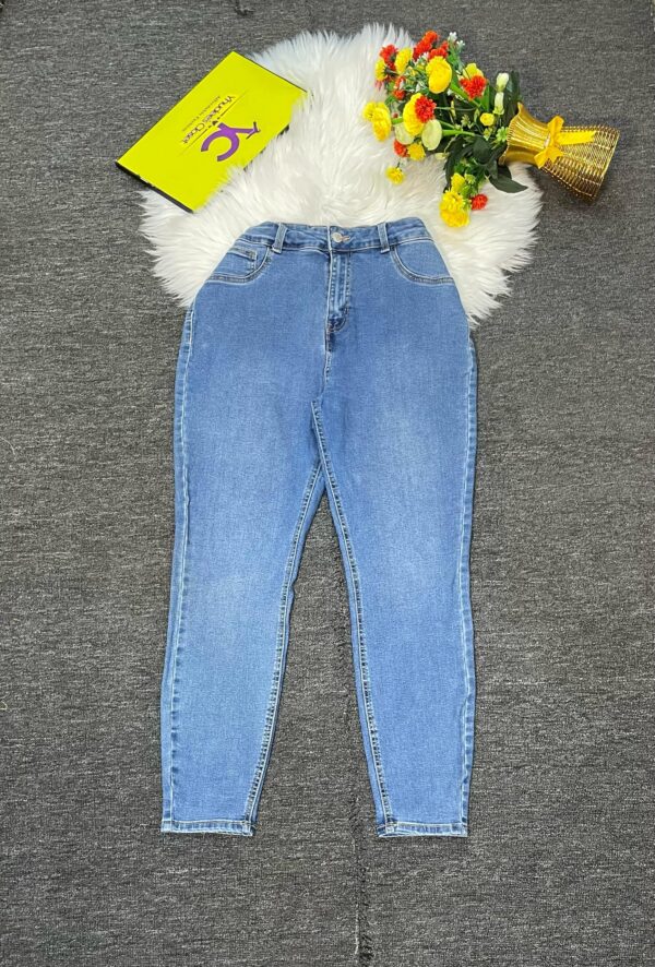 Solid Skinny Jean Size 18, L 40