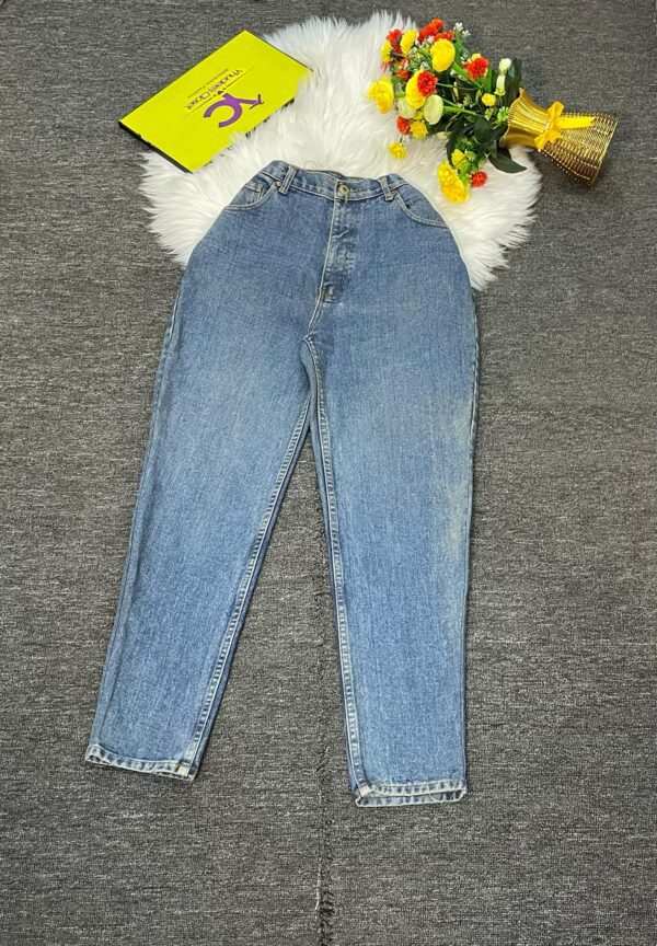 Dark blue boyfriend jean size 10, L 41.5