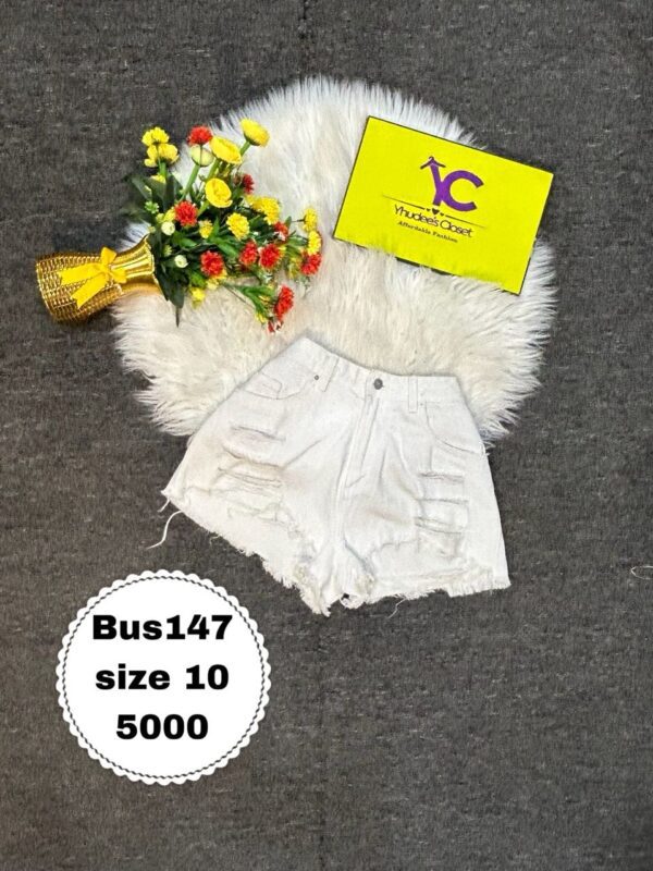 Stylish ripped bumshort Size 10