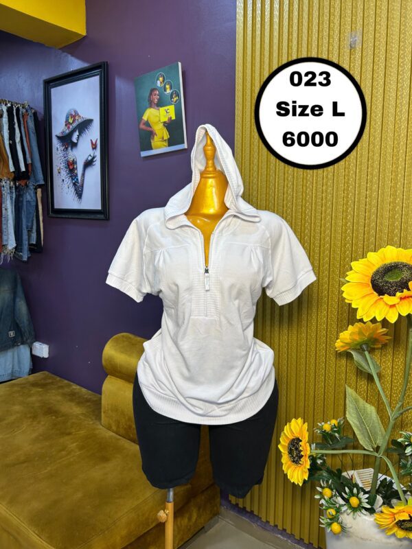 White Short Sleeved hoodie L