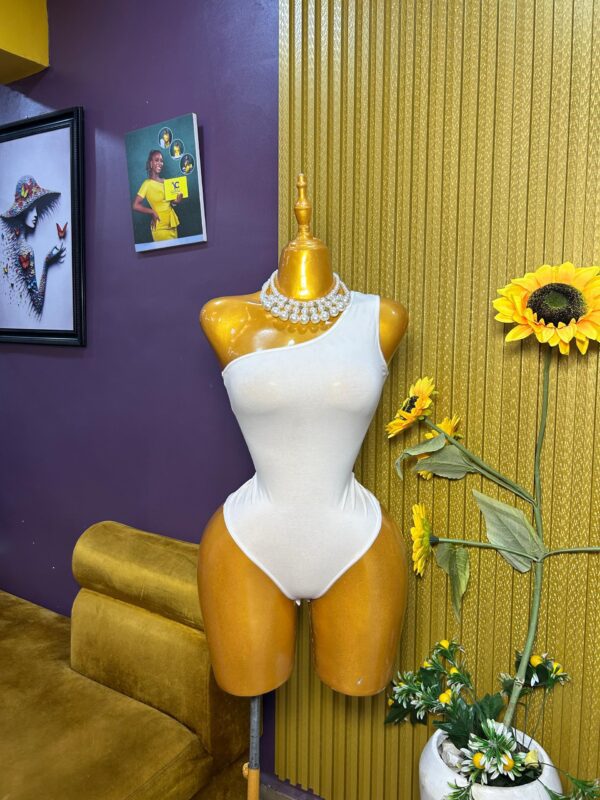 Mono sleeve white bodysuit Size 8/10