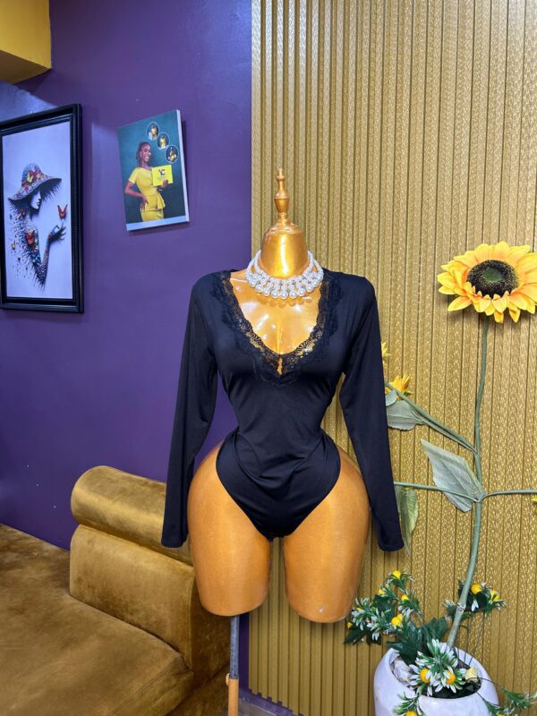 Silky black long sleeves bodysuit Size 16/18
