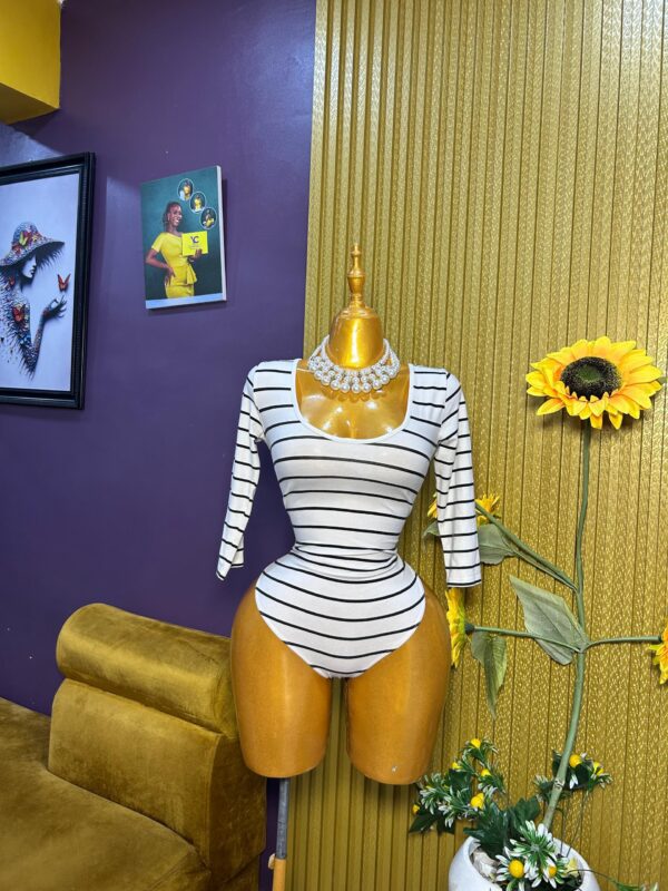 Striped 3/4 sleeves bodysuit Size 12/14