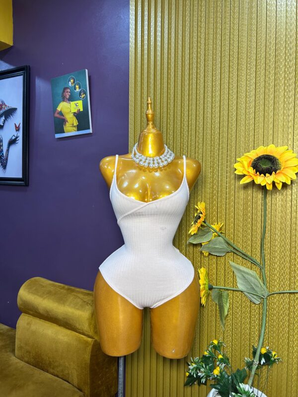 Nude pink sleeveless bodysuit Size 8/10