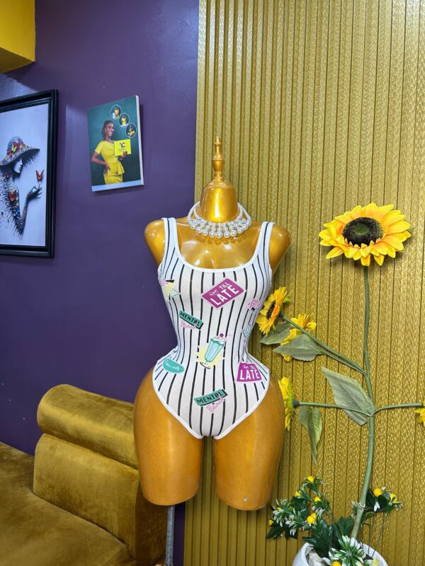 Striped beach vibe bodysuit Size 8/10