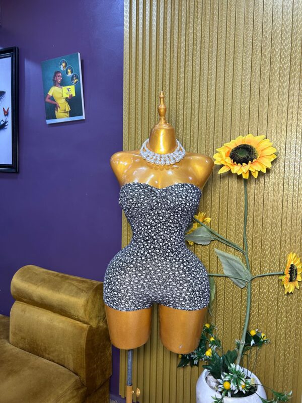 Monotone print Bodysuit Romper Size 10/12