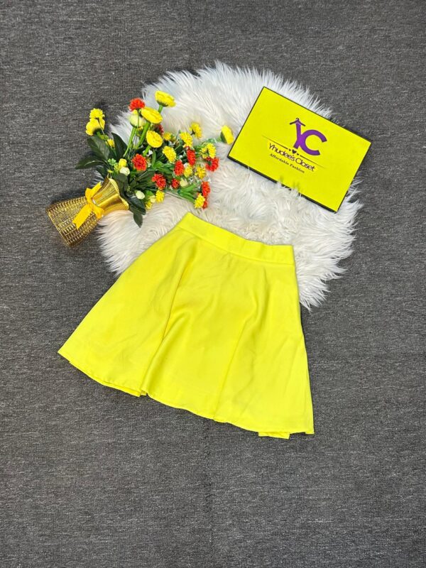 Yellow Flay Skirt Size 12, L18