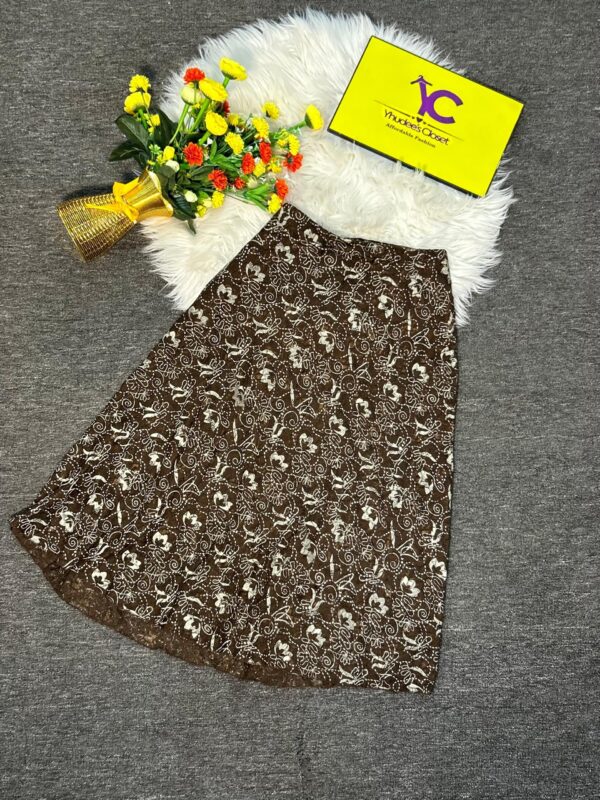 Brown flowered print flay skirt Size 10, L 16