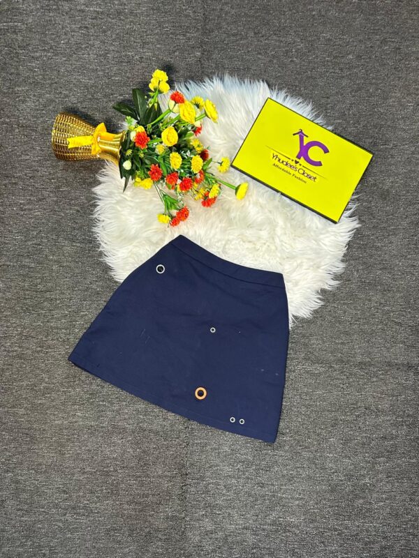 Navy blue skirt with white button size 10 L 16