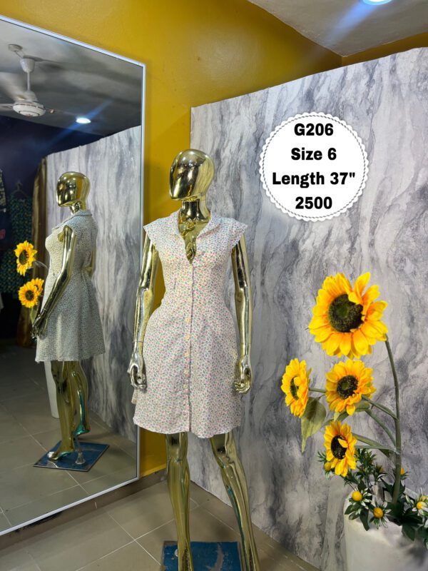 G206 Floral Button Down Mini dress (Size 6 Length 37”)