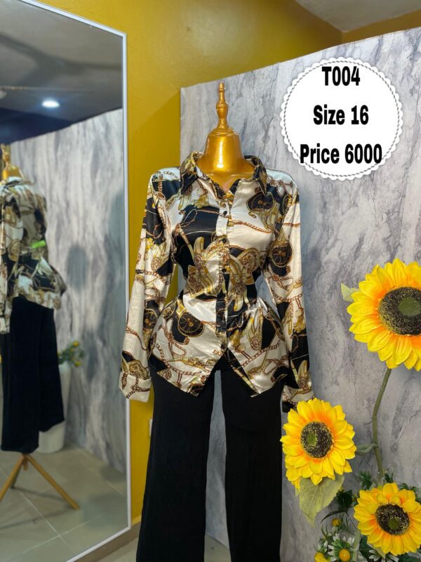 T004 - Chain print satin shirt (16)