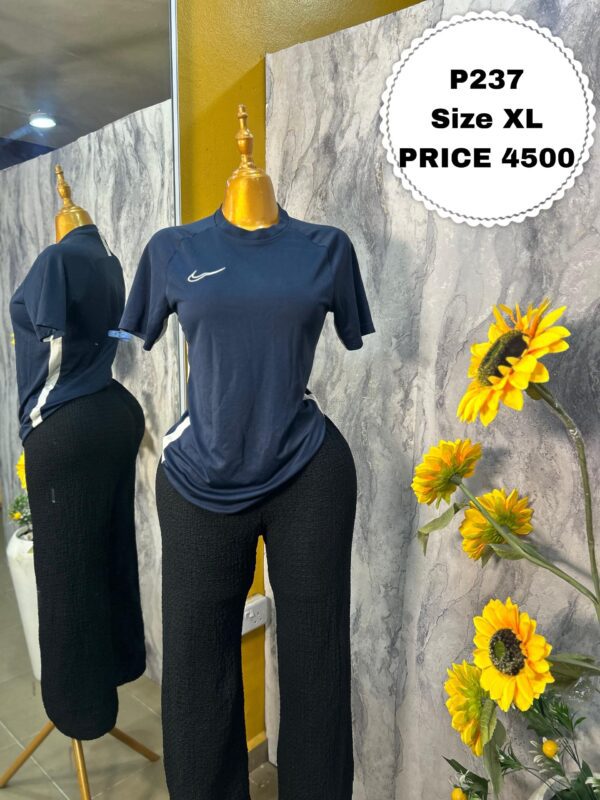 P237 - Navy blue Nike round neck polo (XL)