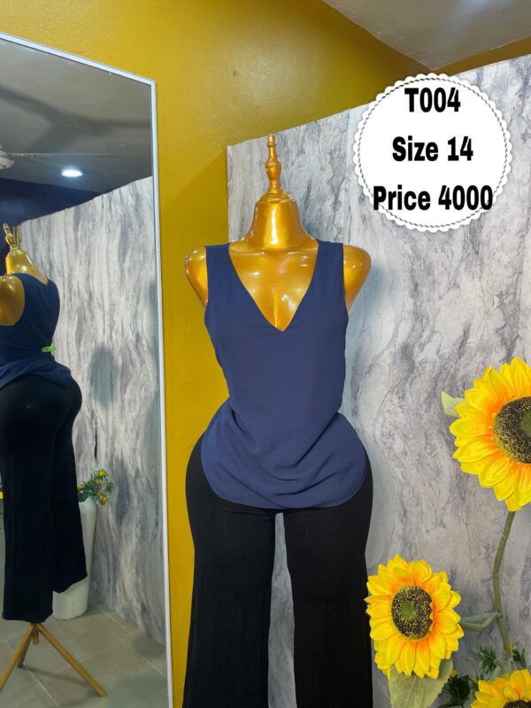 T004 - Navy blue V-neck sleeveless top (14)