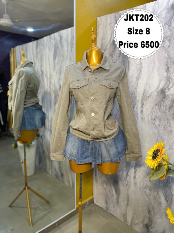 JKT202 - Neutral-toned denim jacket (8)