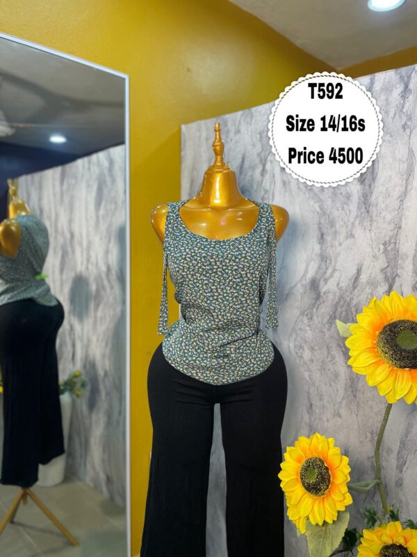 T592 - Floral sleeveless top (14/16)
