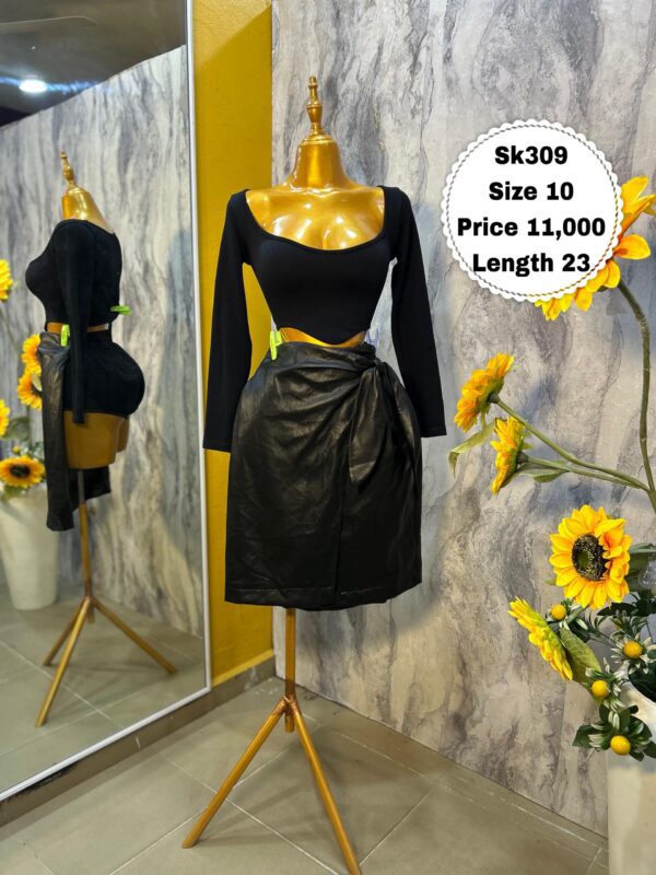 SK309 - Chic black leather skirt (10)